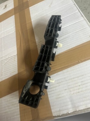 Kia оригінальний номер 86514d4000 кронштейн, бампер фото №1