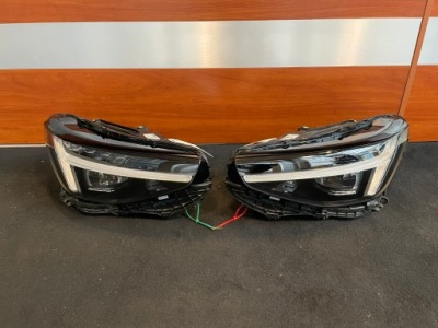 Volvo ліхтарі  перед xc40 рестайлінг  pixel led 32133832 32133831 фото №1