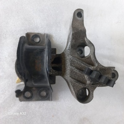 Dacia dokker кронштейн кронштейн подушка двигуна фото №1