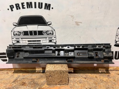 Bmw x1 f48 кронштейн  кронштейн накладки порога  правої правий задній r3 7332334 фото №1