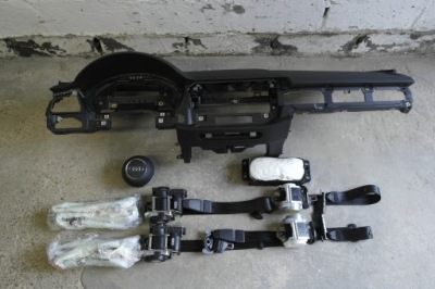 Audi a4 s4 rs4 b9 панель приладів консоль панель приладів pulpit полиця подушка безпеки ремені pas фото №1