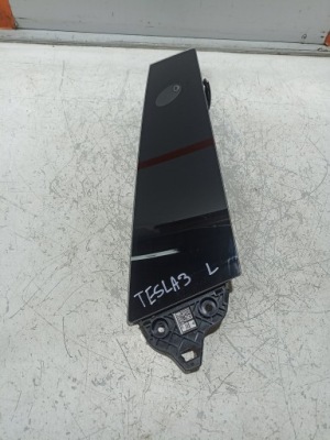Tesla model 3 молдинг стійка ліва 1109254-00-d камера 1092978-00-c фото №1