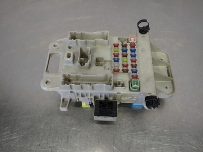 Коробка предохранителей toyota rav4 ii lift фото №1