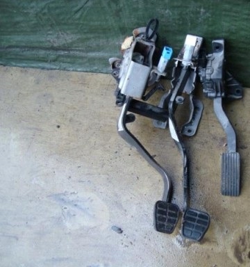 Mitsubishi colt 04-08 педаль газа тормоза сцепления фото №1