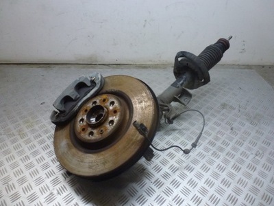 Поворотний кулак лівий перед cherokee kl 2.2d фото №1