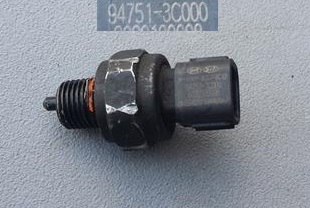 SENSOR DE PRESIÓN ACEITES HYUNDAI KIA 94751-3C000  