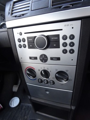 RADIO OPEL CORSA MERIVA CD30 MP3 EUROPA  