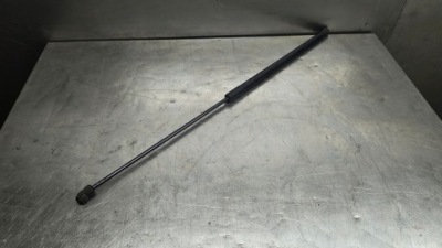 Skoda superb ii привід капот перед 3t0823359 фото №1