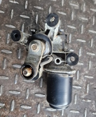 Моторчик двірник перед mazda 323f bj lift фото №1