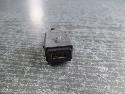 ГНІЗДО PORT USB PEUGEOT CITROEN U2K10A-1D5/51