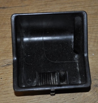 Вкладиш попільнички бардачка mercedes e w210 фото №1