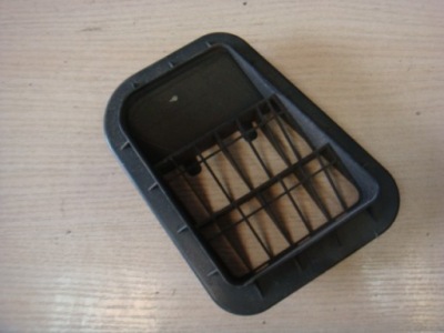 Hyundai ix35 решітка вентиляційна ліва dekompresyjn фото №1