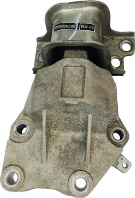 Fiat оригинальный номер 1367068080 подушка двигателя кронштейн опора фото №1