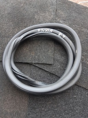 Прокладка двері правий задня peugeot 2008 ii кузов фото №1