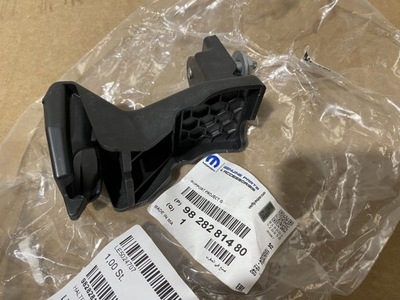 Левый оригинальный кронштейн кронштейн фара peugeot 2008 2019- 9828281480 фото №1