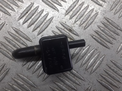 Клапан вакуумa toyota camry vi 2.4 25719-62050 фото №1