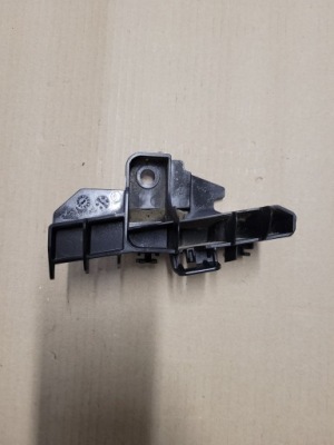 Toyota yaris iii направляющая кронштейн бампера задняя rh фото №1