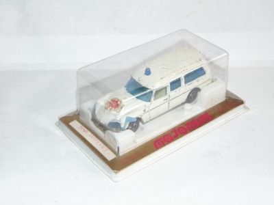 Majorette - DS - 21 Ambulance - zabytek