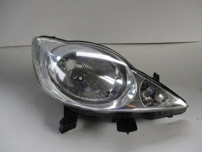 Лампа права peugeot 107 81110-0h030 фото №1