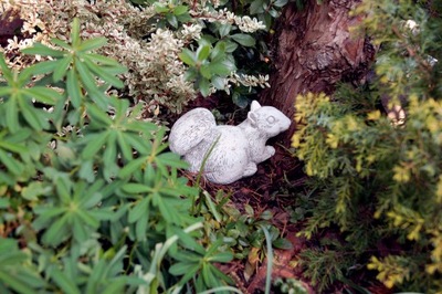 Wiewiórka figura betonowa do ogrodu