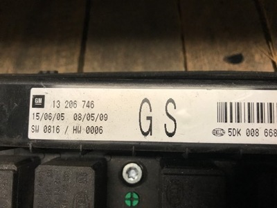 Коробка запобіжників opel 13206746 gs фото №1