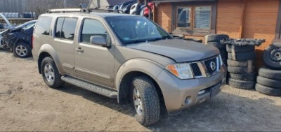 Pathfinder navara d40 06- крила правий c43 фото №1