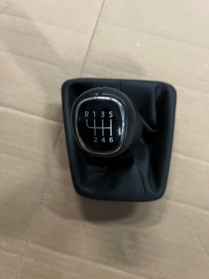 Skoda octavia iv ручка чехол 5e8711113d фото №1