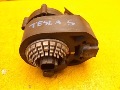 Tesla model s помпа wody 1041151-00-a фото №1