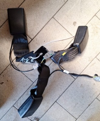 Кліпса поперечина задня renault arkana 878168084r 878167142r стан jak новий фото №1