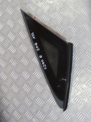 Вставка скло кузовна права mercedes x290 20r as3 фото №1