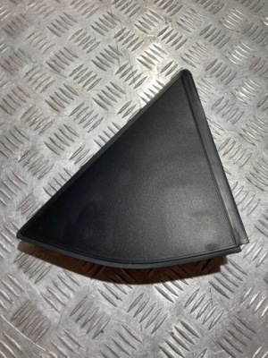 Заглушка треугольник крыла левый citroen berlingo iv 18- фото №1