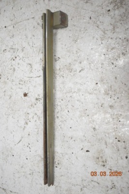 Напрямна скло mercedes w110 w111 фото №1