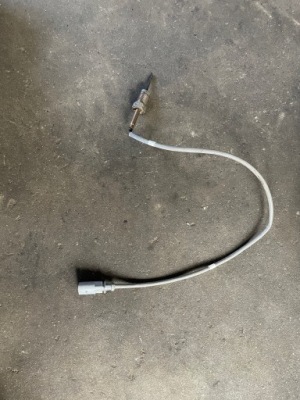 Audi a4 b9 датчик температуры выхлопных газов 05l906088s фото №1