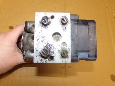 Насос abs subaru legacy iii 98-03r фото №1