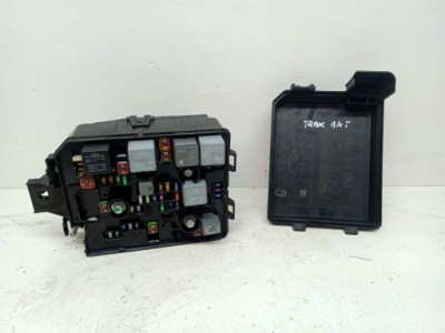 Chevrolet trax коробка запобіжників 95131330 2013r фото №1