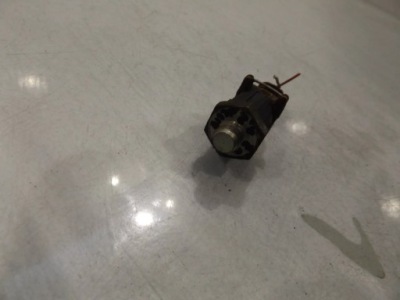 Clio iii 1,2 16v датчик детонационный 8200680689 фото №1