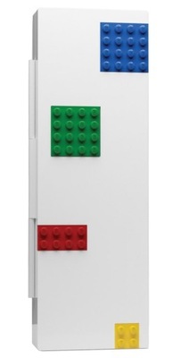 Biały piórnik z kolorowymi płytkami i figurką LEGO