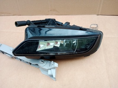 Audi a3 правый противотуманная фара 8v0941700c фото №1