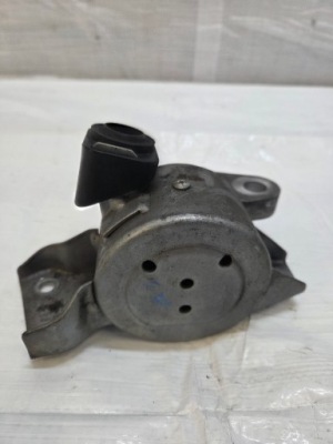 Подушка двигателя opel adam 1.0 turbo 13130741 фото №1