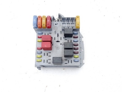 Коробка запобіжників alfa romeo 159 1,9 jts 50513644 фото №1