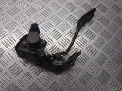 Потенціометр газу toyota avensis t25 2.0 7811135030 фото №1