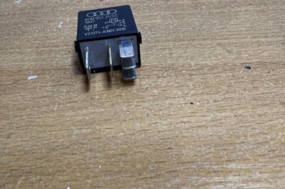 Реле vw passat b8 3g2 4h0951253c 2015 фото №1