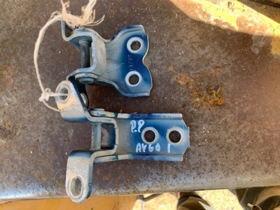 Петли дверь правый перед toyota aygo i 2005r фото №1