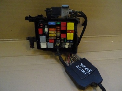 3008 ii 5008 ii коробка предохранителей 2.0 hdi фото №1