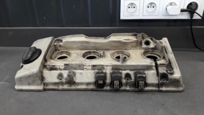 Кришка клапанів mercedes w202 2.2d a6040160205 фото №1