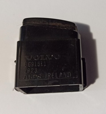 Volvo заглушка панель кондиционера 8691511 фото №1