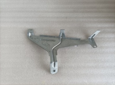 Volvo v40 кронштейн бампера перед правый фото №1