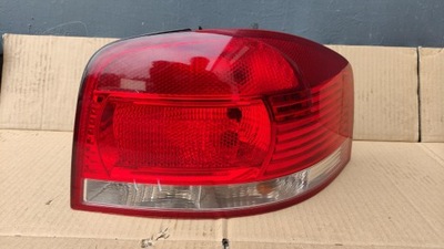 Audi a3 8p лампа права задня задня 8p0945096 фото №1
