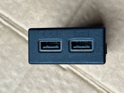 36 alfa romeo stelvio роз'єм / з'єднувач usb 1561397270 фото №1
