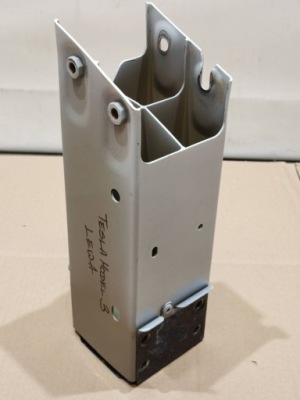 Tesla model 3 17- зона деформації ліва перед 1088148-00-f фото №1